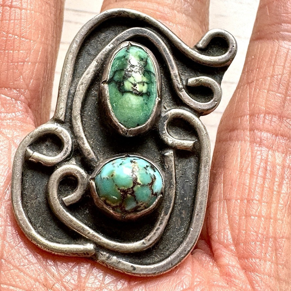 VTG Unique Navajo Turquoise Ring Sz 7 Sterling 13g Dark Patina Handmade Native